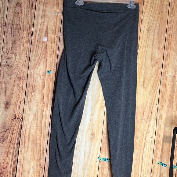 Victoria’s Secret PINK size large gray leggings - Picture 5 of 5